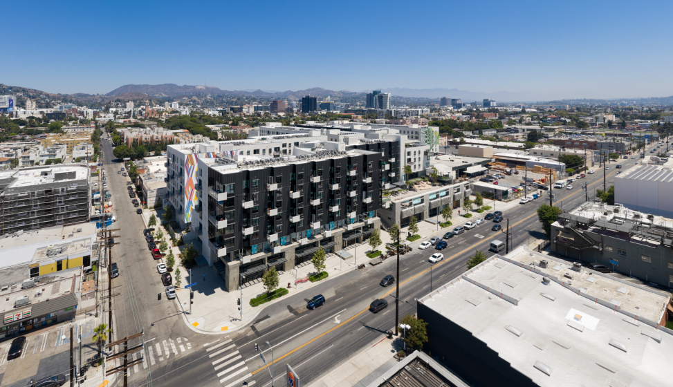  AVA HOLLYWOOD AC Martin